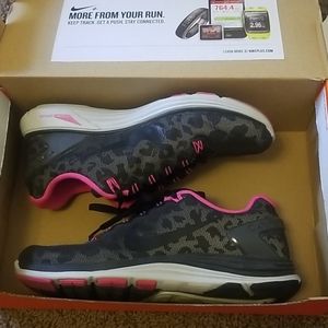 Nike Womens Leopard print LunarGlide size 7